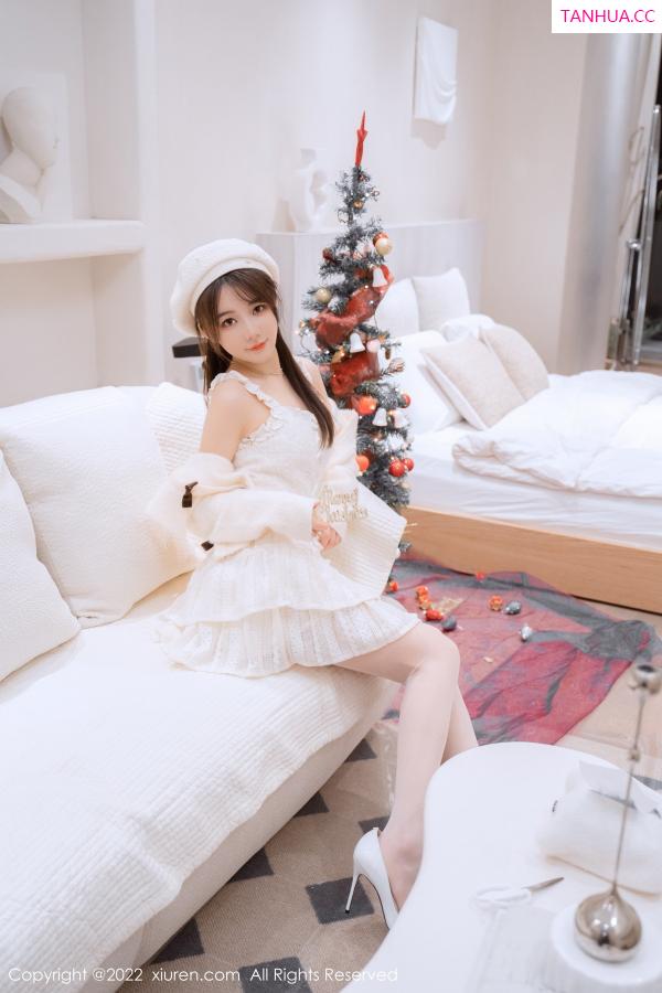 婠婠么  [XiuRen]高清写真图 2022.12.21 No.6025 婠婠么 丝袜美腿第15张图片